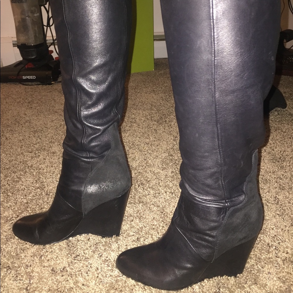 Modern Vintage 100% leather boots!